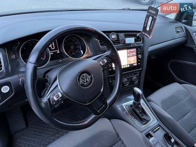 Серый Фольксваген Гольф, объемом двигателя 1.6 л и пробегом 191 тыс. км за 15500 $, фото 8 на Automoto.ua