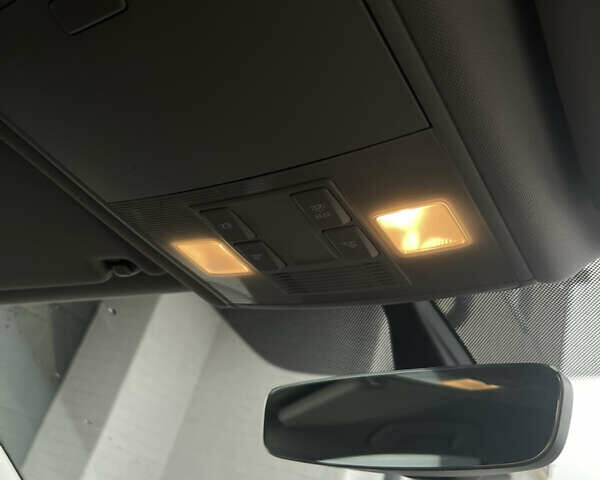 Серый Фольксваген Гольф, объемом двигателя 1.6 л и пробегом 241 тыс. км за 12400 $, фото 29 на Automoto.ua