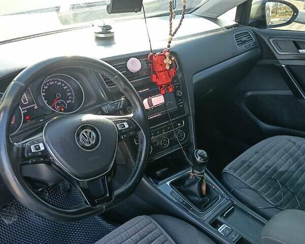 Серый Фольксваген Гольф, объемом двигателя 1.6 л и пробегом 280 тыс. км за 11900 $, фото 1 на Automoto.ua