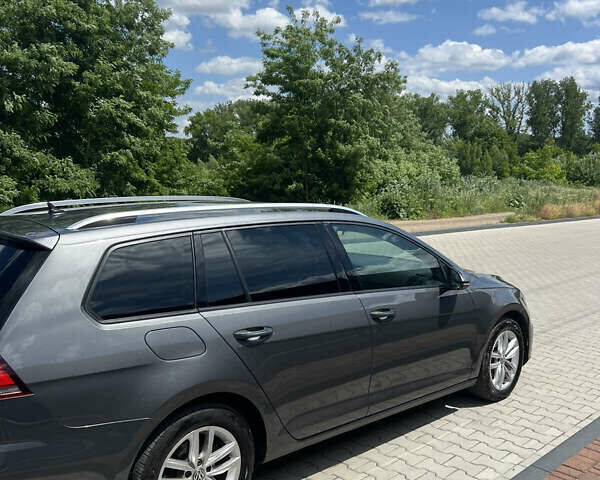 Серый Фольксваген Гольф, объемом двигателя 1.6 л и пробегом 196 тыс. км за 13500 $, фото 4 на Automoto.ua