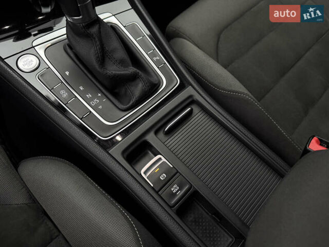 Серый Фольксваген Гольф, объемом двигателя 1.97 л и пробегом 330 тыс. км за 14000 $, фото 18 на Automoto.ua