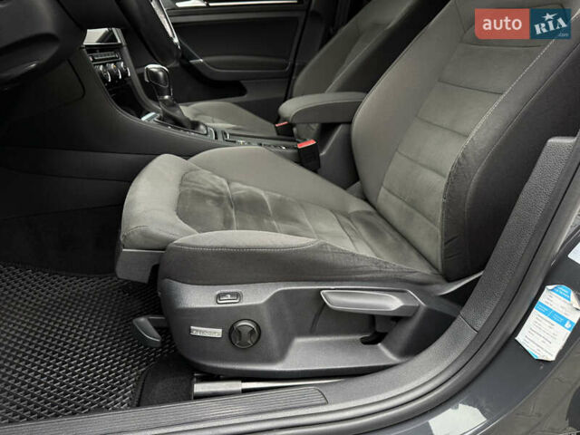 Серый Фольксваген Гольф, объемом двигателя 1.97 л и пробегом 328 тыс. км за 15600 $, фото 42 на Automoto.ua