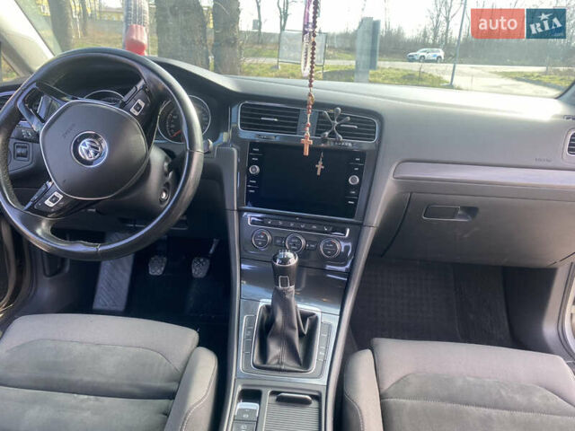 Серый Фольксваген Гольф, объемом двигателя 1.6 л и пробегом 215 тыс. км за 13500 $, фото 20 на Automoto.ua