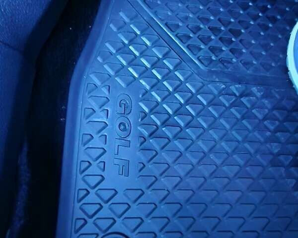 Серый Фольксваген Гольф, объемом двигателя 1.6 л и пробегом 191 тыс. км за 15500 $, фото 10 на Automoto.ua