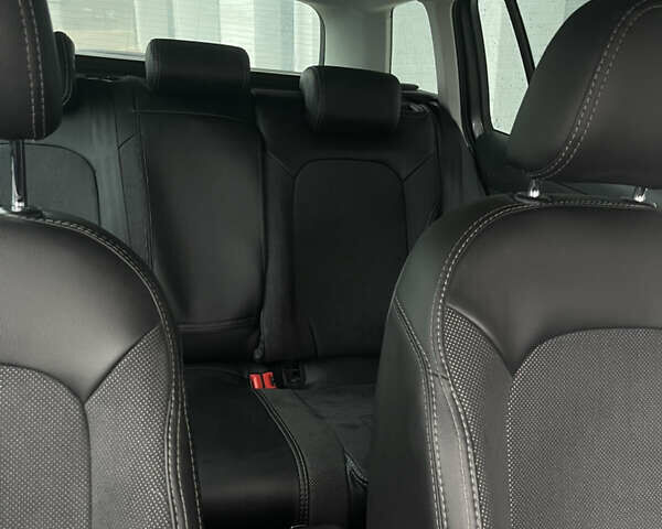 Серый Фольксваген Гольф, объемом двигателя 1.6 л и пробегом 241 тыс. км за 12400 $, фото 31 на Automoto.ua