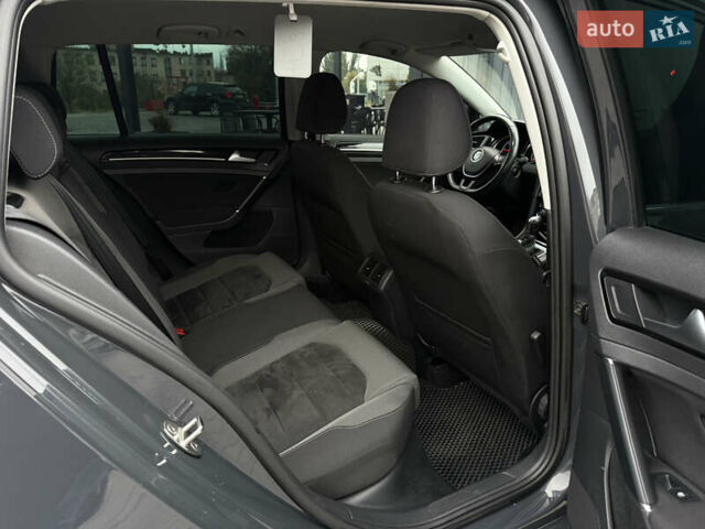 Серый Фольксваген Гольф, объемом двигателя 1.97 л и пробегом 328 тыс. км за 15600 $, фото 48 на Automoto.ua