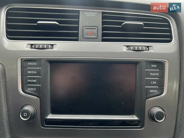 Серый Фольксваген Гольф, объемом двигателя 1.6 л и пробегом 237 тыс. км за 10900 $, фото 25 на Automoto.ua