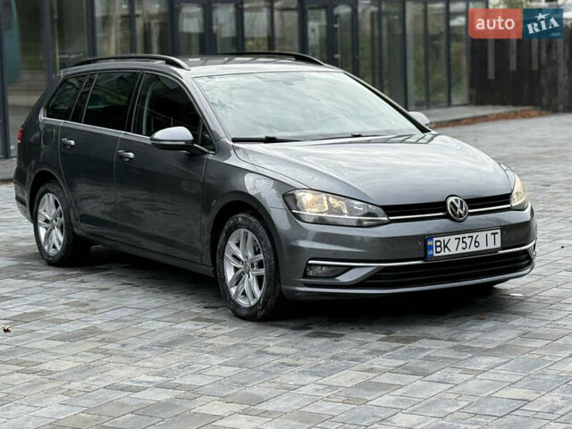 Серый Фольксваген Гольф, объемом двигателя 1.6 л и пробегом 253 тыс. км за 13300 $, фото 22 на Automoto.ua