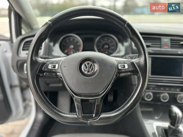 Серый Фольксваген Гольф, объемом двигателя 1.8 л и пробегом 100 тыс. км за 12700 $, фото 62 на Automoto.ua