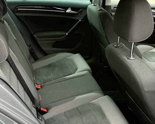 Серый Фольксваген Гольф, объемом двигателя 1.6 л и пробегом 253 тыс. км за 12700 $, фото 41 на Automoto.ua