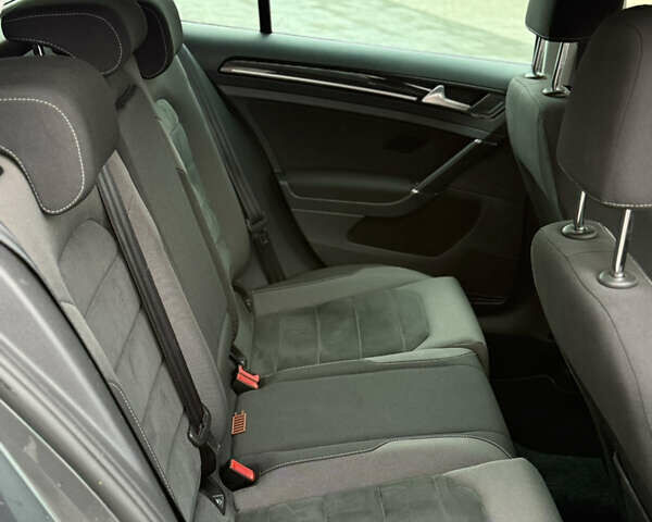 Серый Фольксваген Гольф, объемом двигателя 1.6 л и пробегом 253 тыс. км за 13300 $, фото 30 на Automoto.ua