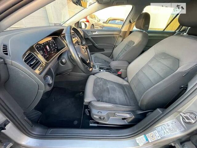 Серый Фольксваген Гольф, объемом двигателя 1.6 л и пробегом 221 тыс. км за 14700 $, фото 14 на Automoto.ua