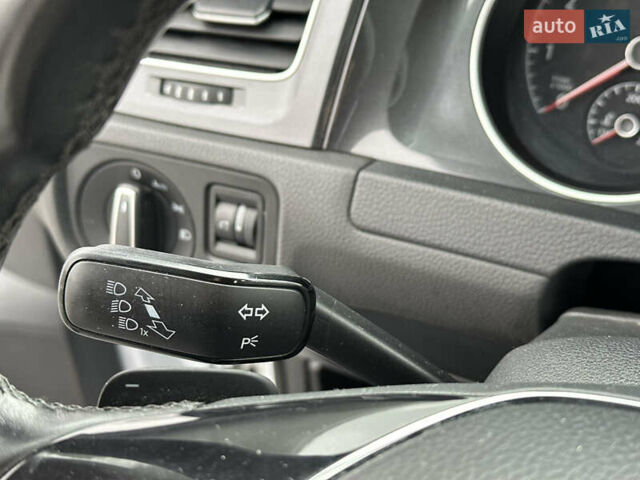 Серый Фольксваген Гольф, объемом двигателя 1.8 л и пробегом 100 тыс. км за 12700 $, фото 65 на Automoto.ua