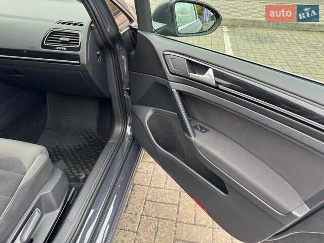 Серый Фольксваген Гольф, объемом двигателя 2 л и пробегом 246 тыс. км за 13500 $, фото 22 на Automoto.ua