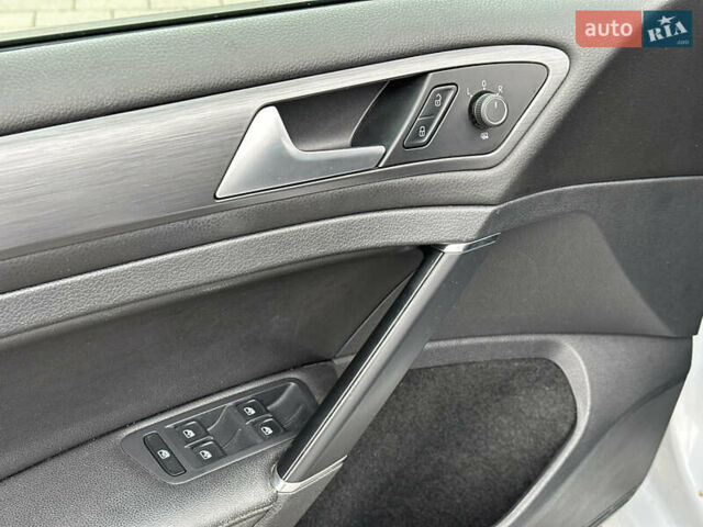 Серый Фольксваген Гольф, объемом двигателя 1.8 л и пробегом 100 тыс. км за 12700 $, фото 53 на Automoto.ua