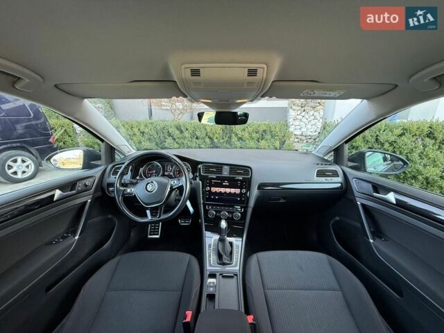 Серый Фольксваген Гольф, объемом двигателя 1.6 л и пробегом 233 тыс. км за 13800 $, фото 4 на Automoto.ua