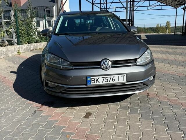 Сірий Фольксваген Гольф, об'ємом двигуна 1.6 л та пробігом 270 тис. км за 12500 $, фото 1 на Automoto.ua