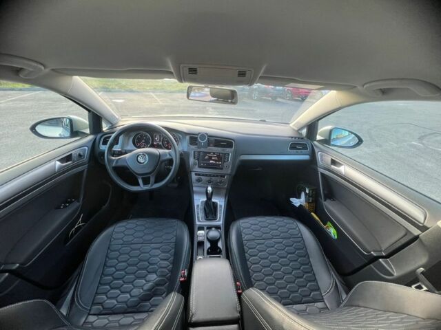 Сірий Фольксваген Гольф, об'ємом двигуна 1.6 л та пробігом 236 тис. км за 11000 $, фото 3 на Automoto.ua