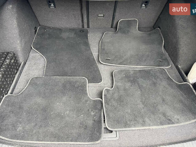 Серый Фольксваген Гольф, объемом двигателя 1.6 л и пробегом 269 тыс. км за 14200 $, фото 31 на Automoto.ua