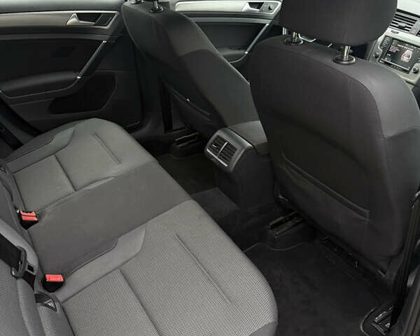 Серый Фольксваген Гольф, объемом двигателя 1.6 л и пробегом 262 тыс. км за 11000 $, фото 23 на Automoto.ua