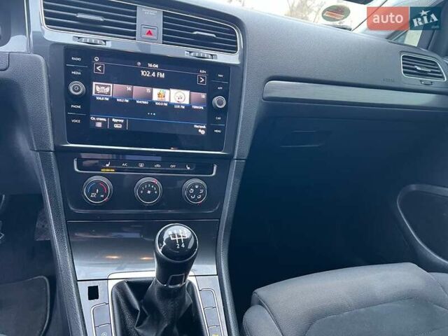 Серый Фольксваген Гольф, объемом двигателя 1.6 л и пробегом 177 тыс. км за 12150 $, фото 40 на Automoto.ua