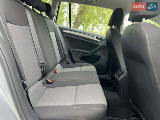 Серый Фольксваген Гольф, объемом двигателя 1.6 л и пробегом 237 тыс. км за 10900 $, фото 36 на Automoto.ua