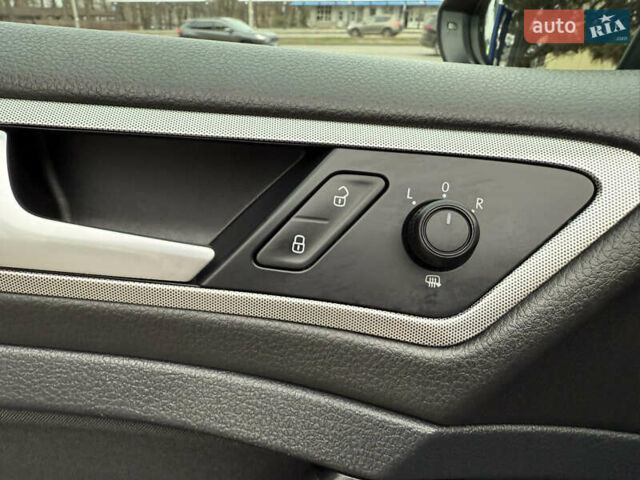 Сірий Фольксваген Гольф, об'ємом двигуна 1.6 л та пробігом 239 тис. км за 12000 $, фото 20 на Automoto.ua