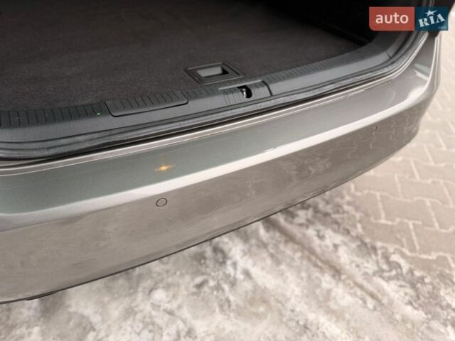 Серый Фольксваген Гольф, объемом двигателя 1.6 л и пробегом 267 тыс. км за 8800 $, фото 24 на Automoto.ua