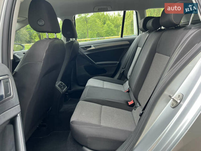 Серый Фольксваген Гольф, объемом двигателя 1.6 л и пробегом 237 тыс. км за 10900 $, фото 34 на Automoto.ua