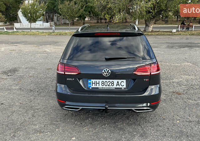 Серый Фольксваген Гольф, объемом двигателя 1.6 л и пробегом 299 тыс. км за 13000 $, фото 6 на Automoto.ua