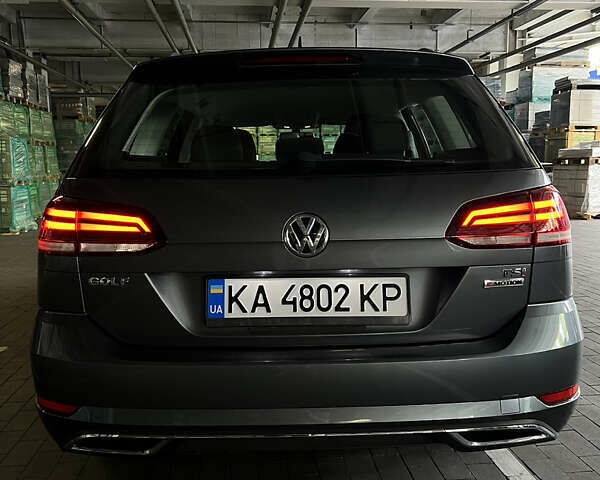 Серый Фольксваген Гольф, объемом двигателя 1.8 л и пробегом 73 тыс. км за 11000 $, фото 7 на Automoto.ua