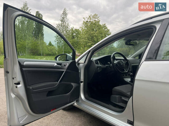 Серый Фольксваген Гольф, объемом двигателя 1.6 л и пробегом 237 тыс. км за 10900 $, фото 16 на Automoto.ua