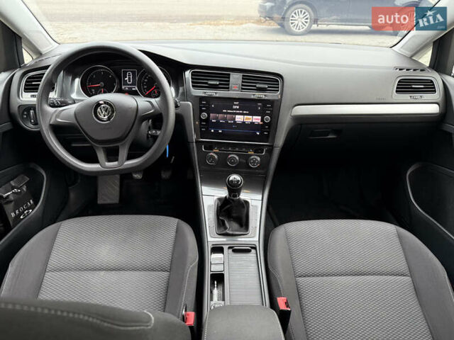 Сірий Фольксваген Гольф, об'ємом двигуна 1.6 л та пробігом 239 тис. км за 12000 $, фото 18 на Automoto.ua