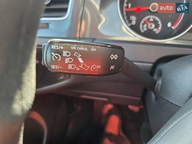 Серый Фольксваген Гольф, объемом двигателя 1.6 л и пробегом 238 тыс. км за 11200 $, фото 27 на Automoto.ua