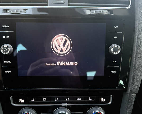 Серый Фольксваген Гольф, объемом двигателя 1.6 л и пробегом 221 тыс. км за 13950 $, фото 27 на Automoto.ua