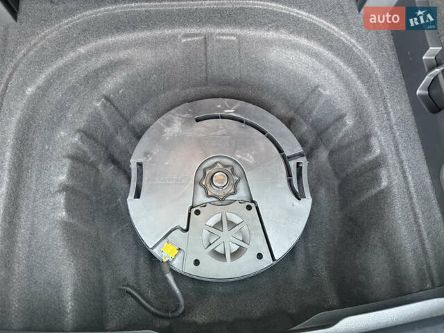 Серый Фольксваген Гольф, объемом двигателя 1.6 л и пробегом 221 тыс. км за 13950 $, фото 56 на Automoto.ua