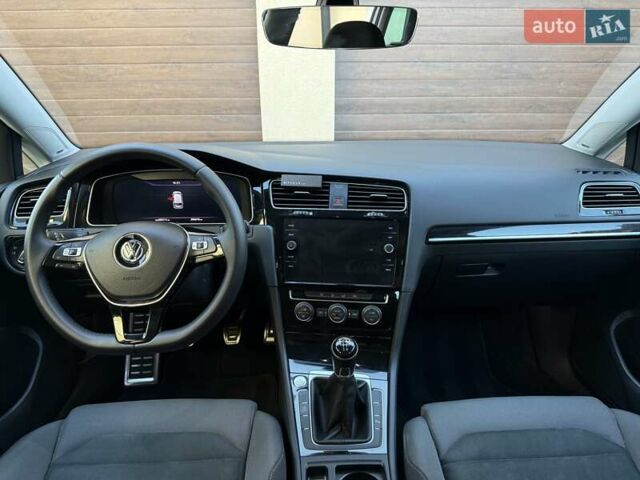 Сірий Фольксваген Гольф, об'ємом двигуна 1.6 л та пробігом 286 тис. км за 15000 $, фото 38 на Automoto.ua