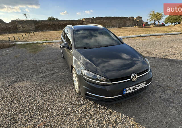 Серый Фольксваген Гольф, объемом двигателя 1.6 л и пробегом 299 тыс. км за 13000 $, фото 1 на Automoto.ua