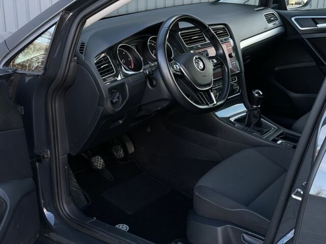 Сірий Фольксваген Гольф, об'ємом двигуна 1.6 л та пробігом 226 тис. км за 11800 $, фото 5 на Automoto.ua