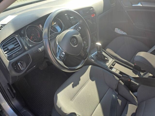 Серый Фольксваген Гольф, объемом двигателя 6 л и пробегом 2 тыс. км за 13400 $, фото 5 на Automoto.ua