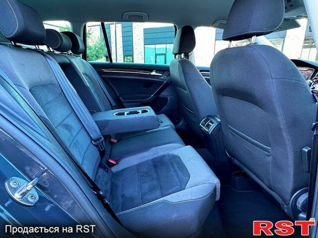 Сірий Фольксваген Гольф, об'ємом двигуна 1.6 л та пробігом 290 тис. км за 12000 $, фото 2 на Automoto.ua