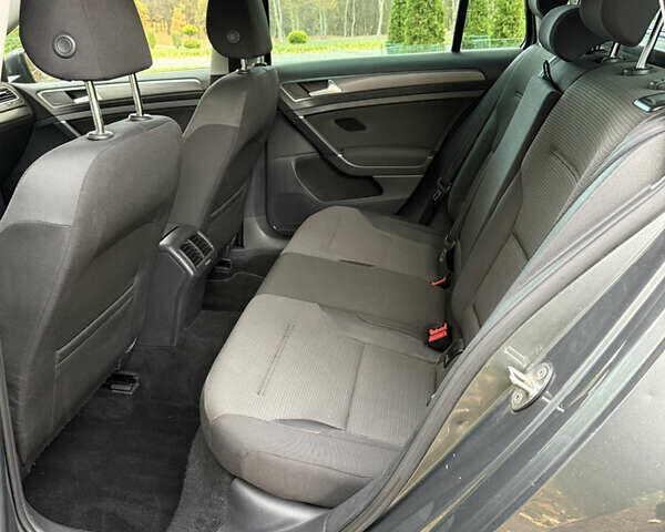 Серый Фольксваген Гольф, объемом двигателя 1.6 л и пробегом 139 тыс. км за 13800 $, фото 34 на Automoto.ua