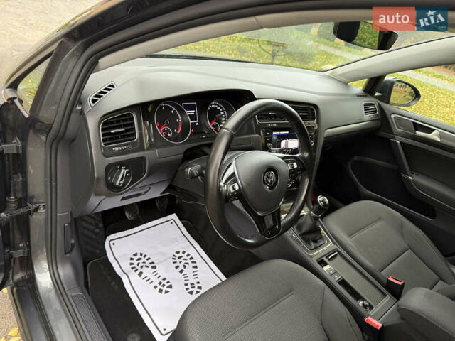 Фольксваген Гольф 2018 в Хмельницком на Automoto.ua Серый Фольксваген Гольф, объемом двигателя 1.6 л и пробегом 139 тыс. км за 13900 $, фото 25 на Automoto.ua