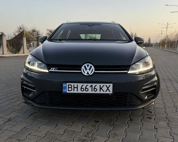 Серый Фольксваген Гольф, объемом двигателя 1.97 л и пробегом 218 тыс. км за 18200 $, фото 2 на Automoto.ua
