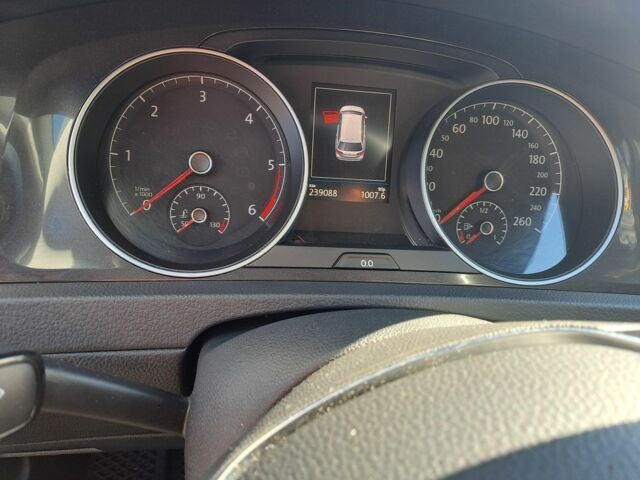 Серый Фольксваген Гольф, объемом двигателя 6 л и пробегом 2 тыс. км за 13400 $, фото 6 на Automoto.ua