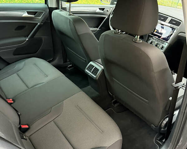 Сірий Фольксваген Гольф, об'ємом двигуна 1.6 л та пробігом 139 тис. км за 13800 $, фото 47 на Automoto.ua