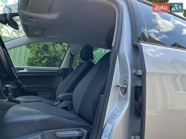 Серый Фольксваген Гольф, объемом двигателя 1.6 л и пробегом 250 тыс. км за 13990 $, фото 4 на Automoto.ua