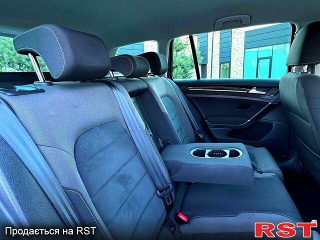 Сірий Фольксваген Гольф, об'ємом двигуна 1.6 л та пробігом 290 тис. км за 12000 $, фото 9 на Automoto.ua