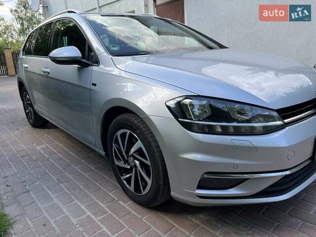 Серый Фольксваген Гольф, объемом двигателя 1.6 л и пробегом 250 тыс. км за 13990 $, фото 11 на Automoto.ua