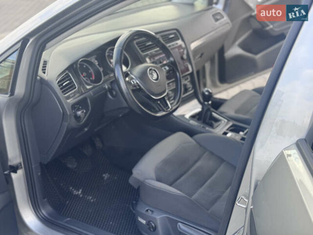 Серый Фольксваген Гольф, объемом двигателя 1.6 л и пробегом 228 тыс. км за 11500 $, фото 49 на Automoto.ua